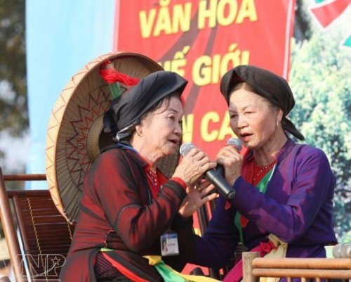 “Non ba tam” club preserves folk melodies  - ảnh 2